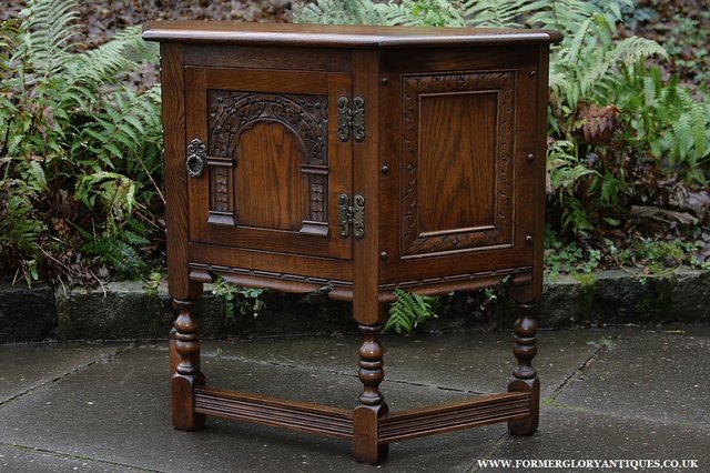 Image 29 of OLD CHARM OAK CABINET LAMP HALL TABLE CUPBOARD SIDEBOARD
