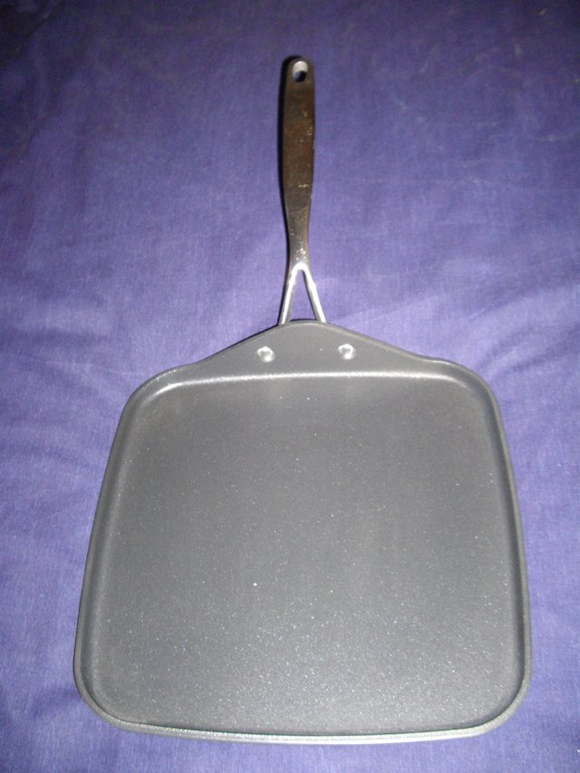 Preview of the first image of Hard Adonnised Metal Pan.