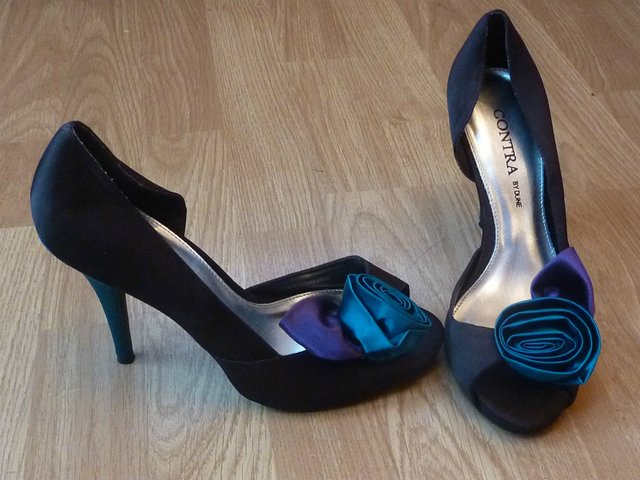 Preview of the first image of Stiletto shoes, size 5.