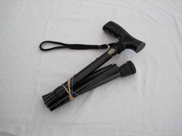 Image 2 of Black foldable cane