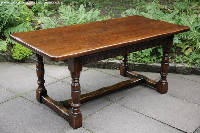 Image 5 of TITCHMARSH & GOODWIN STYLE SOLID OAK REFECTORY DINING TABLE