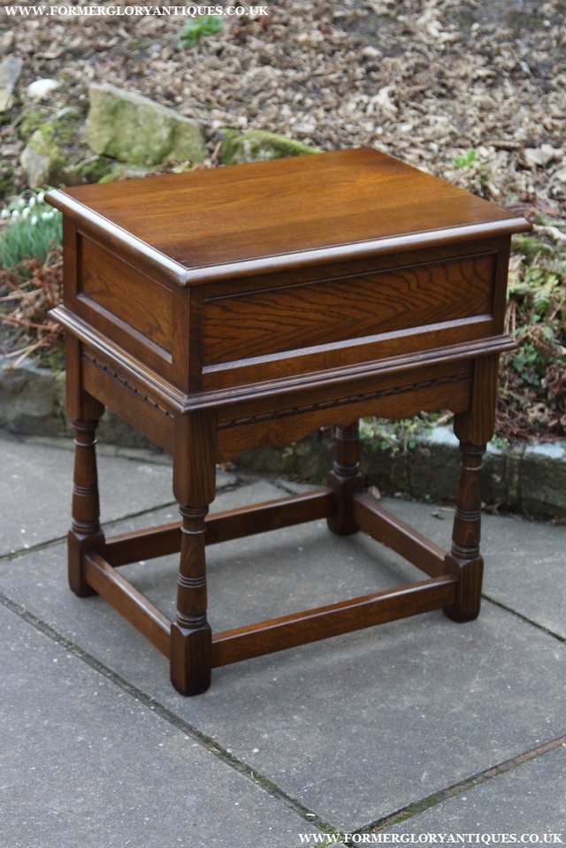 Image 24 of OLD CHARM LIGHT OAK COFFEE LAMP SIDE END HALL BEDSIDE TABLE