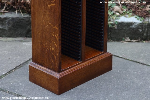 Image 17 of OLD CHARM STYLE LIGHT OAK CD DISC STORAGE UNIT CABINET STAND