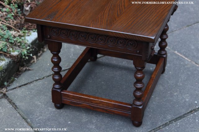 Image 4 of AN OLD CHARM TUDOR OAK OCCASIONAL COFFEE LAMP SIDE END TABLE