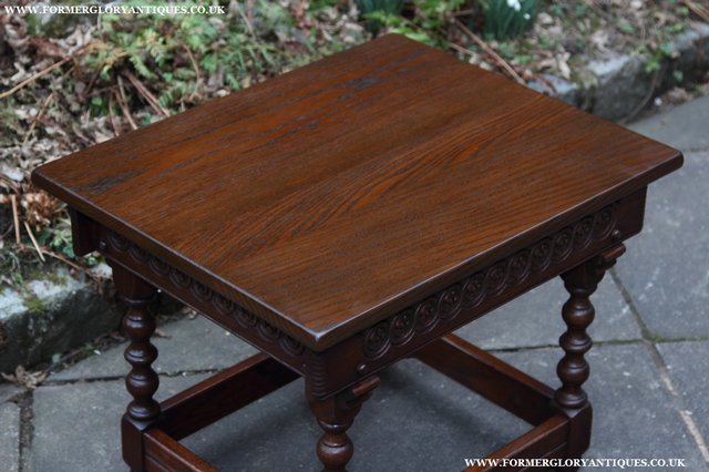 Image 8 of AN OLD CHARM TUDOR OAK OCCASIONAL COFFEE LAMP SIDE END TABLE