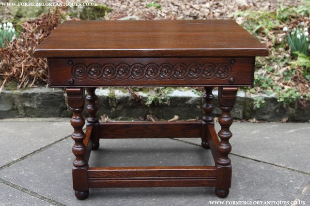 Image 12 of AN OLD CHARM TUDOR OAK OCCASIONAL COFFEE LAMP SIDE END TABLE