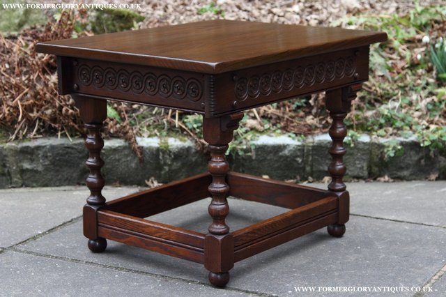 Image 29 of AN OLD CHARM TUDOR OAK OCCASIONAL COFFEE LAMP SIDE END TABLE