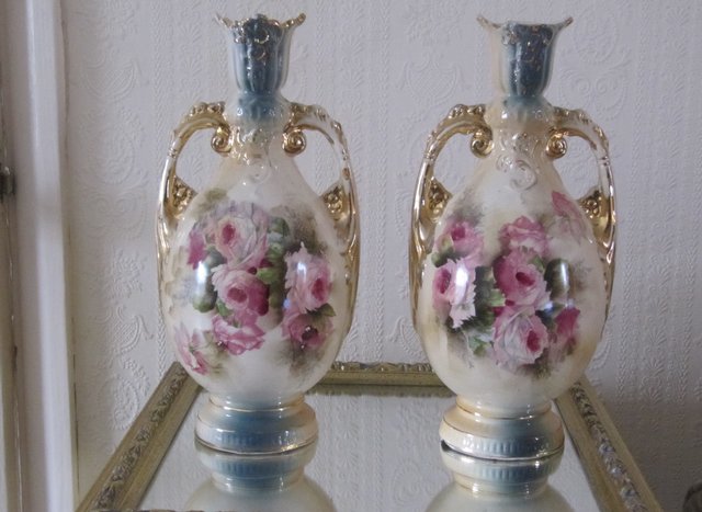 Preview of the first image of Pair of Vases (Roses).