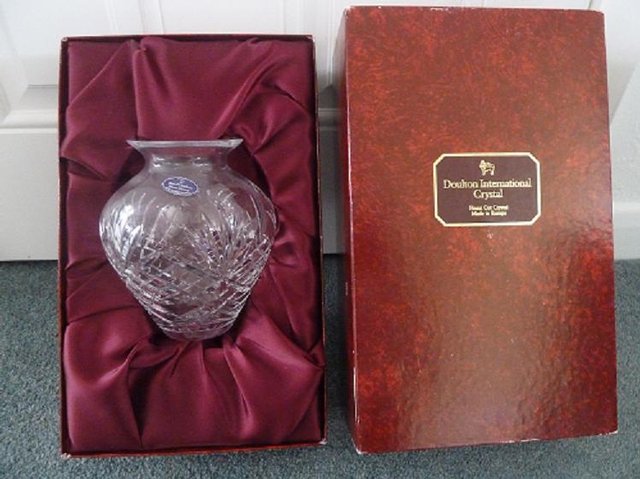 Image 2 of Royal Doulton Crystal glass vase, new and boxed