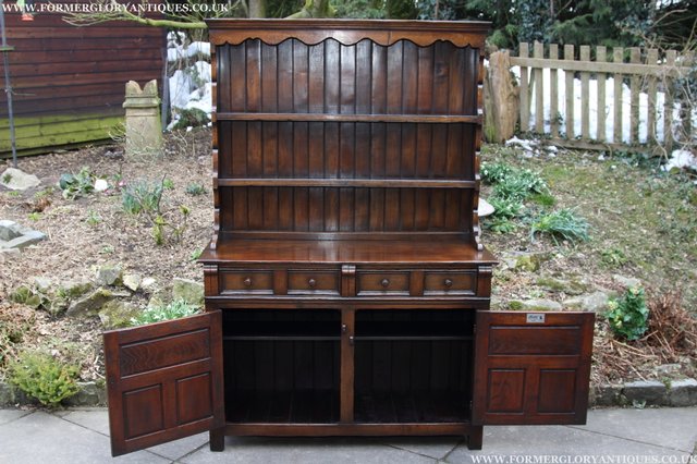 Image 3 of TITCHMARSH AND GOODWIN SOLID OAK DRESSER SIDEBOARD CUPBOARD
