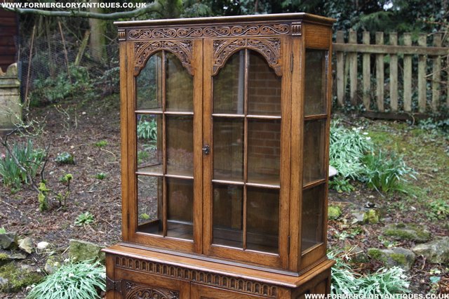 Image 26 of TITCHMARSH GOODWIN STYLE BOOKCASE DISPLAY CABINET CUPBOARD