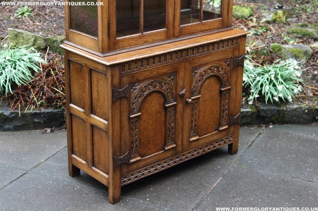 Image 37 of TITCHMARSH GOODWIN STYLE BOOKCASE DISPLAY CABINET CUPBOARD