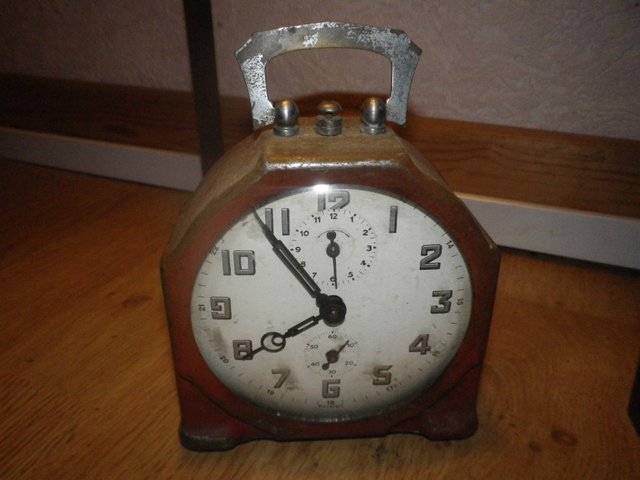 Preview of the first image of Very old Alarm clock.