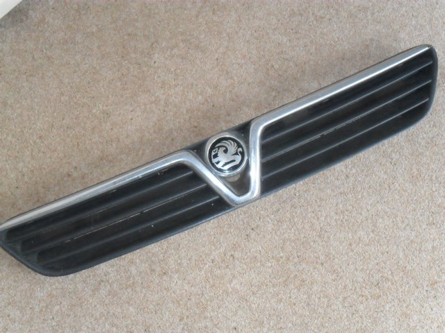 Preview of the first image of VAUXHALL ASTRA FRONT GRILL.