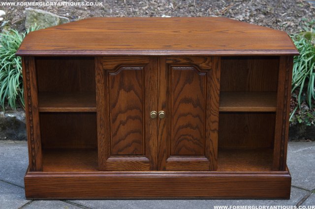 Preview of the first image of JAYCEE OLD CHARM CORNER TV HI-FI STAND TABLE CD DVD CABINET.