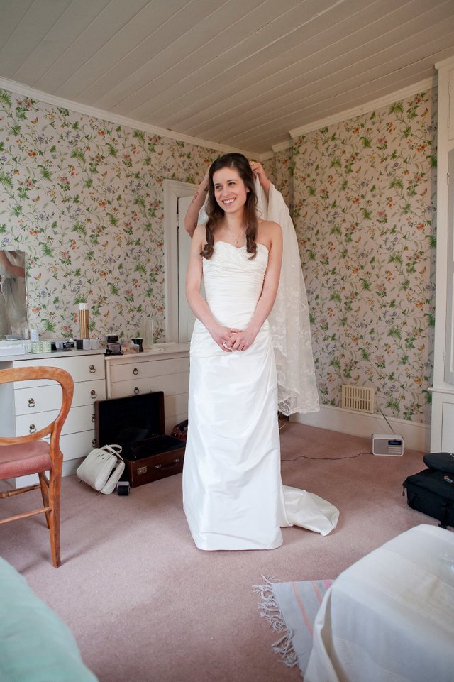 Preview of the first image of Stephanie Allin Wedding Dress-Tilly Size 8.
