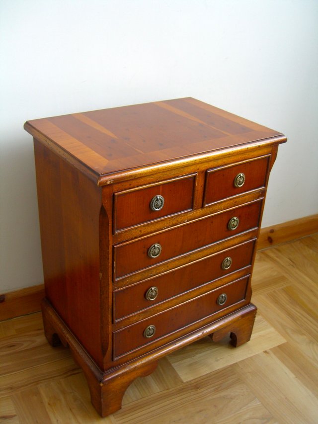 Preview of the first image of Antique Bachelors Chest of drawers.