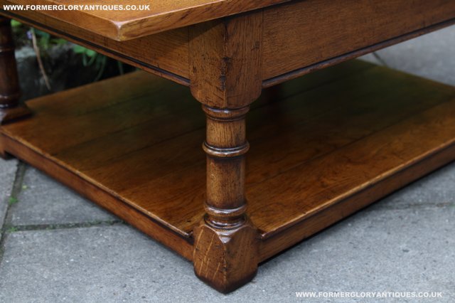 Image 2 of TITCHMARSH GOODWIN STYLE OAK POTBOARD SIDE END COFFEE TABLE