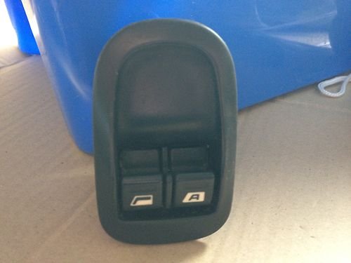 Preview of the first image of Peugeot 206 electric window switch.