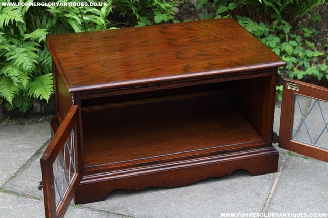 Image 27 of OLD CHARM TUDOR BROWN TV DVD HI-FI CD CABINET CUPBOARD STAND