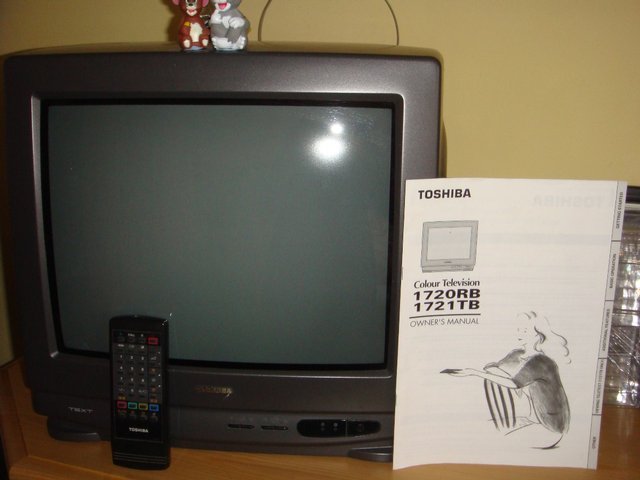 Preview of the first image of 16" Toshiba 1721TB Colour TV with Instr leaflet and remote.
