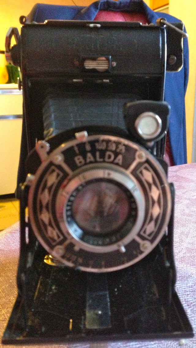Preview of the first image of RARE VINTAGE FOLDING BALDA JUWELLA  CAMERA.