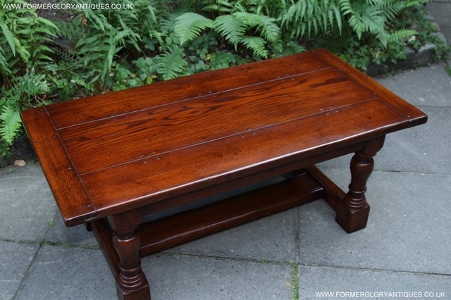 Image 4 of TITCHMARSH GOODWIN STYLE OAK OCCASIONAL COFFEE LAMP TABLE