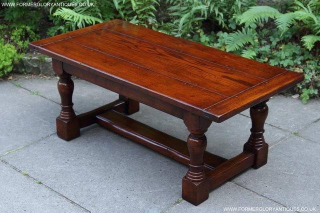 Image 20 of TITCHMARSH GOODWIN STYLE OAK OCCASIONAL COFFEE LAMP TABLE
