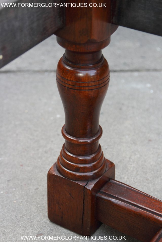 Image 25 of TITCHMARSH GOODWIN STYLE OAK OCCASIONAL COFFEE LAMP TABLE