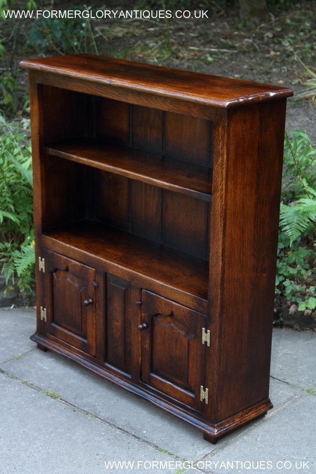 Image 7 of TITCHMARSH AND GOODWIN STYLE OAK BOOKCASE CABINET CUPBOARD