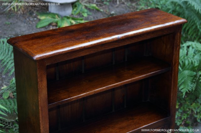 Image 8 of TITCHMARSH AND GOODWIN STYLE OAK BOOKCASE CABINET CUPBOARD