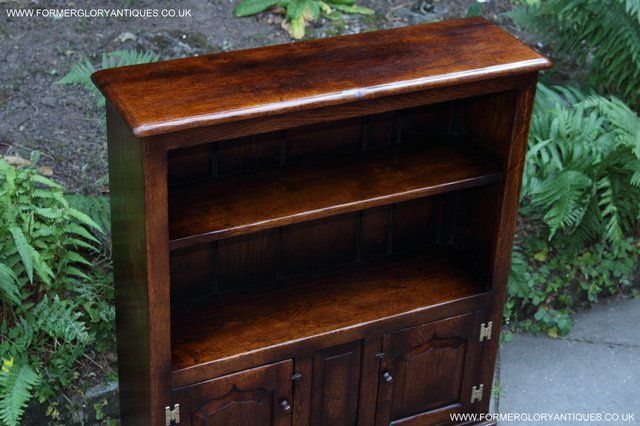 Image 13 of TITCHMARSH AND GOODWIN STYLE OAK BOOKCASE CABINET CUPBOARD
