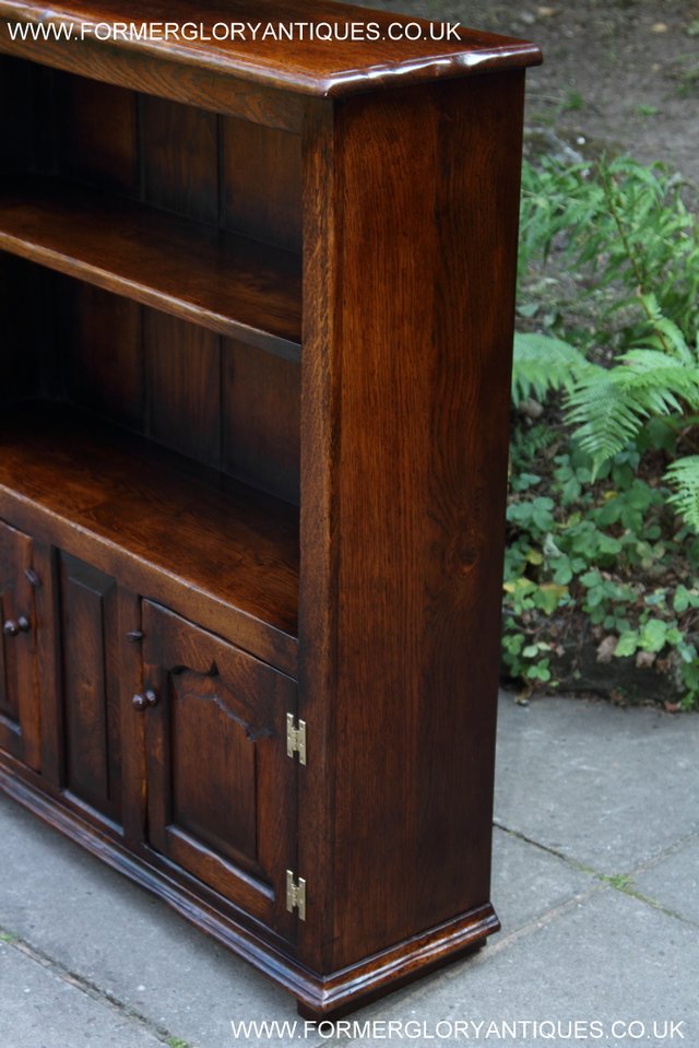 Image 15 of TITCHMARSH AND GOODWIN STYLE OAK BOOKCASE CABINET CUPBOARD