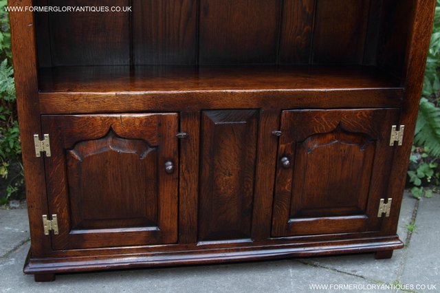 Image 20 of TITCHMARSH AND GOODWIN STYLE OAK BOOKCASE CABINET CUPBOARD