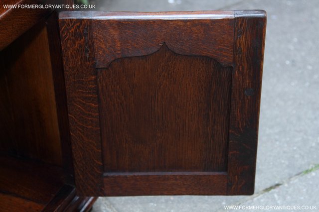 Image 23 of TITCHMARSH AND GOODWIN STYLE OAK BOOKCASE CABINET CUPBOARD