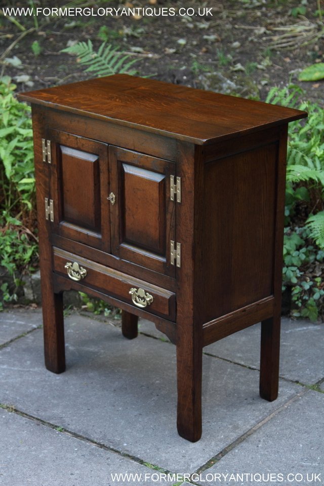 Image 12 of TITCHMARSH & GOODWIN SOLID OAK CABINET CUPBOARD HALL TABLE