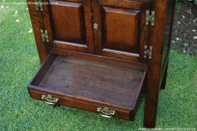 Image 18 of TITCHMARSH & GOODWIN SOLID OAK CABINET CUPBOARD HALL TABLE