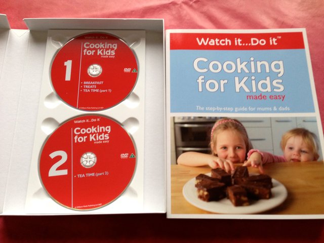 Preview of the first image of BOOK & 2 DVD's COOKING FOR KIDS BRAND NEW.