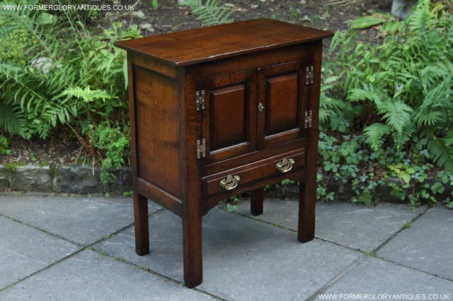 Image 34 of TITCHMARSH & GOODWIN SOLID OAK CABINET CUPBOARD HALL TABLE