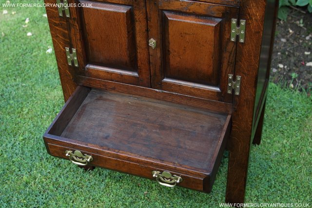 Image 40 of TITCHMARSH & GOODWIN SOLID OAK CABINET CUPBOARD HALL TABLE