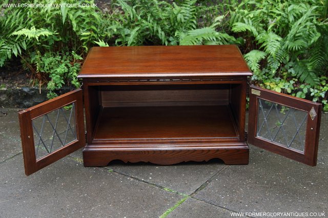 Image 3 of OLD CHARM TUDOR BROWN OAK TV CABINET CUPBOARD TABLE STAND