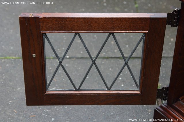 Image 9 of OLD CHARM TUDOR BROWN OAK TV CABINET CUPBOARD TABLE STAND