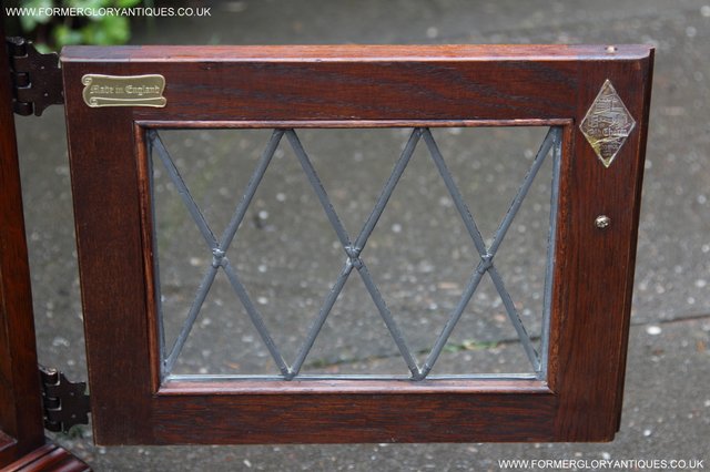 Image 16 of OLD CHARM TUDOR BROWN OAK TV CABINET CUPBOARD TABLE STAND