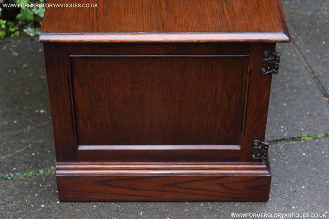 Image 19 of OLD CHARM TUDOR BROWN OAK TV CABINET CUPBOARD TABLE STAND