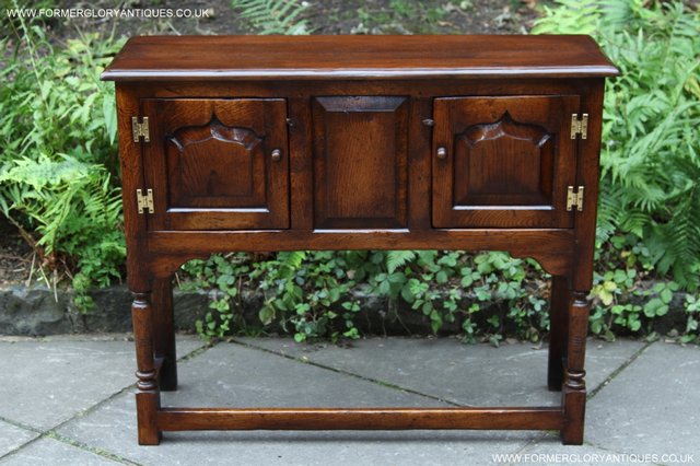 Preview of the first image of TITCHMARSH & GOODWIN STYLE OAK SIDEBOARD DRESSER BASE.