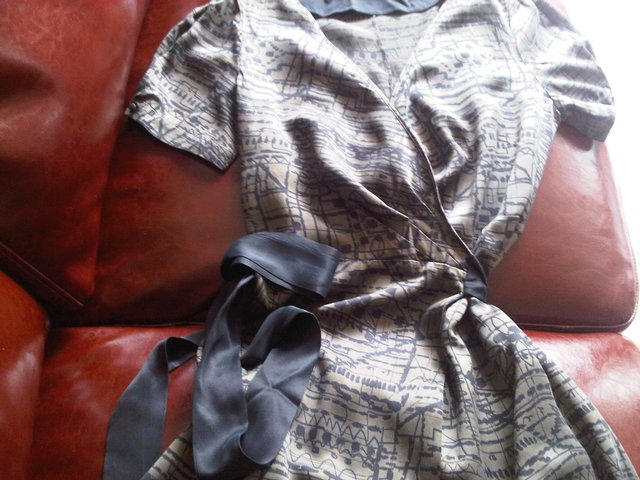 Image 3 of Linea silk wrap grey, black figures business  dress size 10
