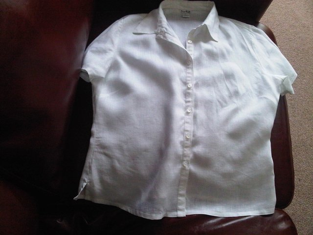 Preview of the first image of Designer Sweet Ruffle 100% linen white top blouse UK size M.