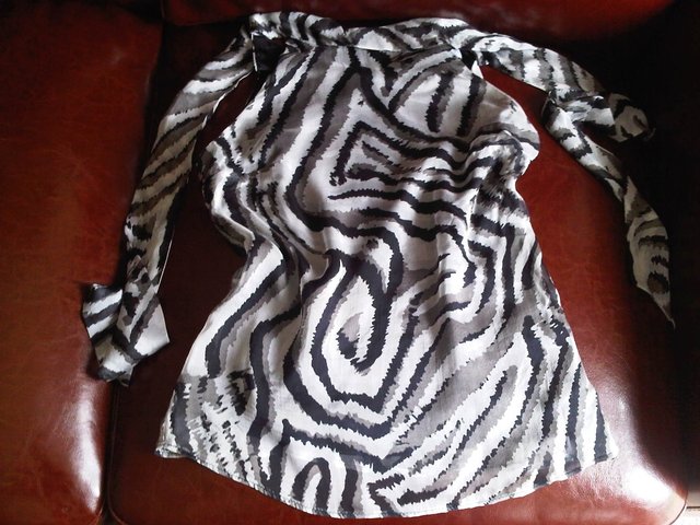 Preview of the first image of Zara silk grey black zebra animal print top blouse size S.