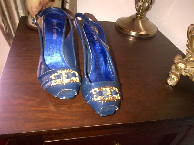 Preview of the first image of Pierre Cardin blue leather patent sandals size 35 stones.