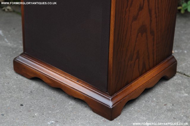 Image 27 of OLD CHARM JAYCEE STYLE OAK HI-FI TV CABINET STAND TABLE